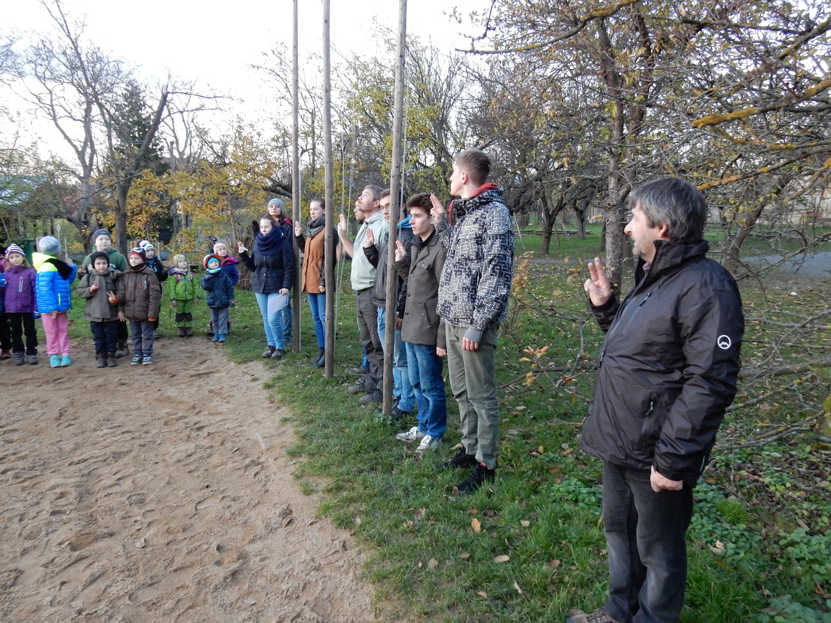 Listopadová oddílovka