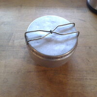 Našlo se po čtyřdeňáku...