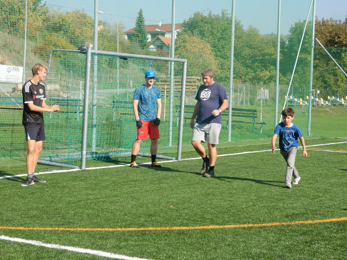 Dračí oslava a fotbálek