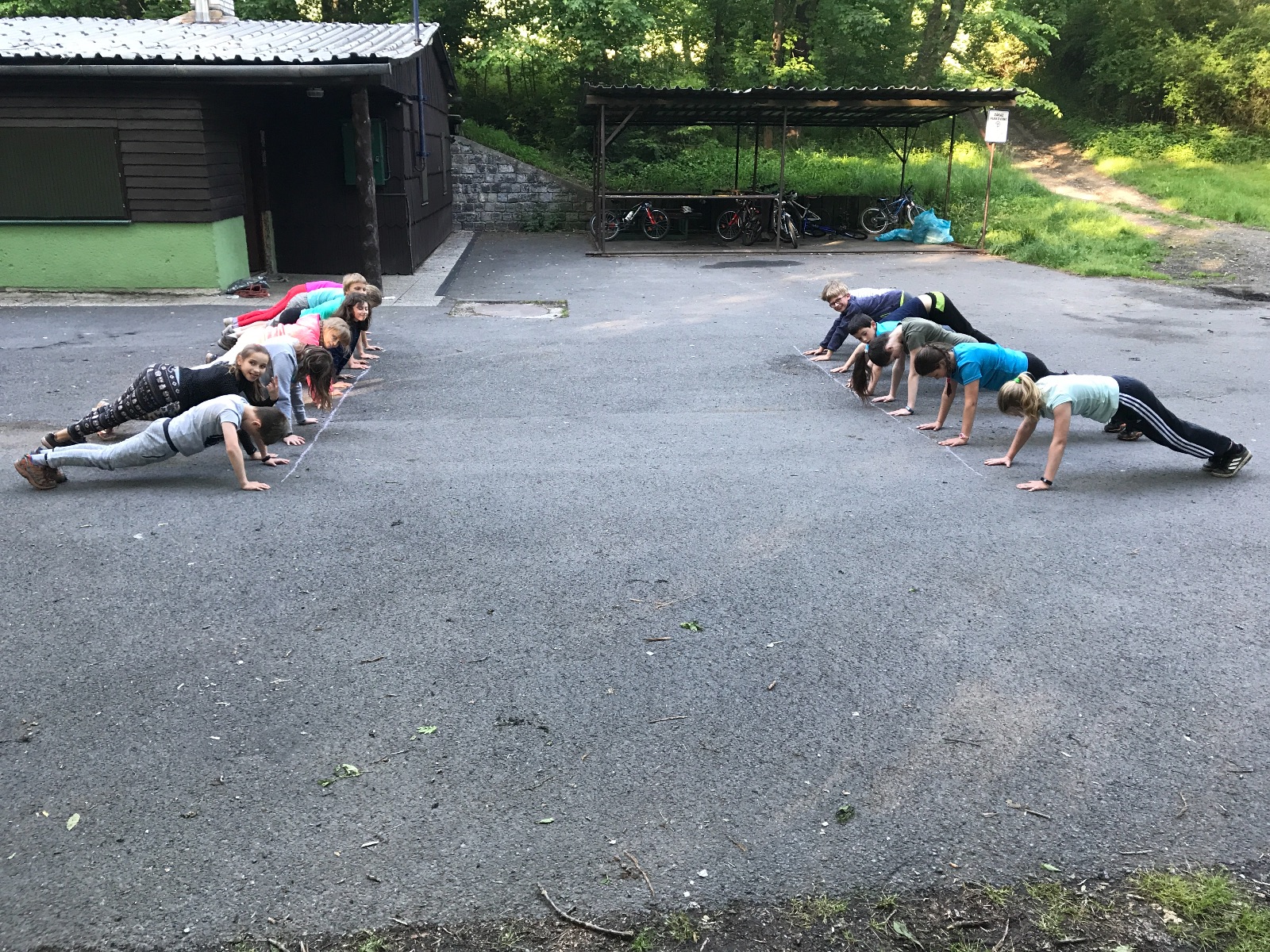 Fotky z družinových schůzek Lišek