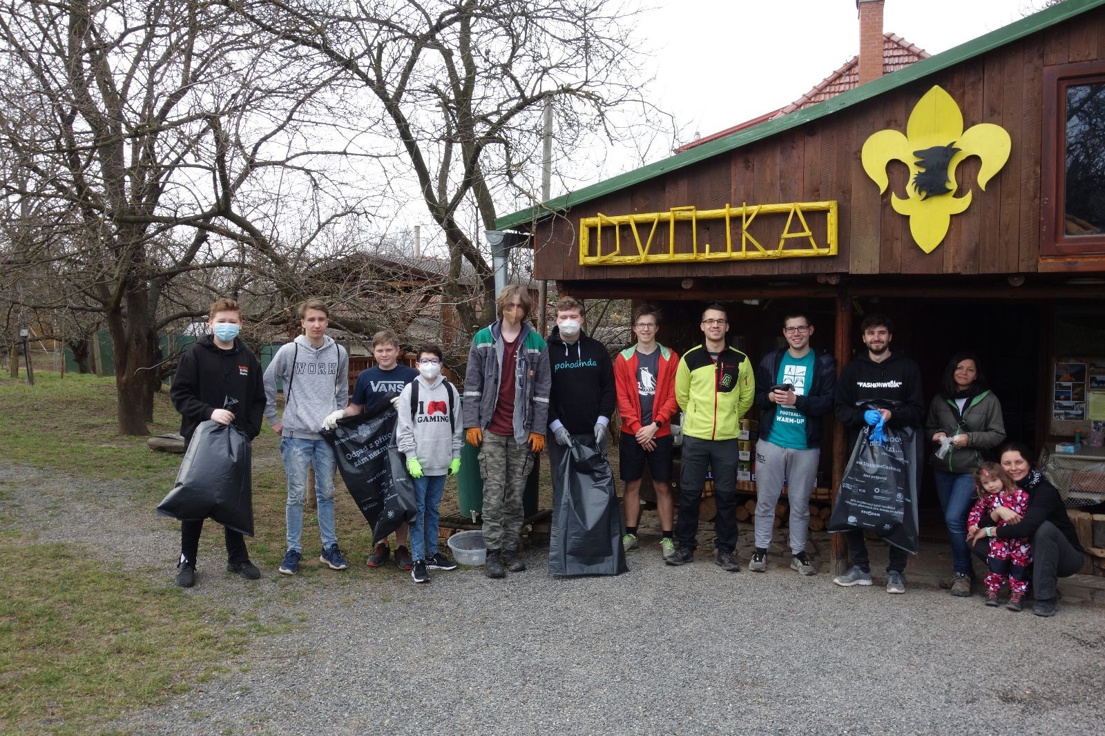 Šlapaničtí junáci uklízí Česko