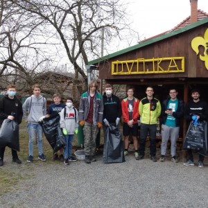 Šlapaničtí junáci uklízí Česko