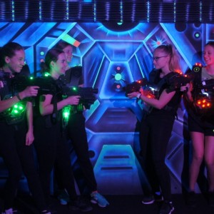Veverčí lasergame a přespání na Boudě