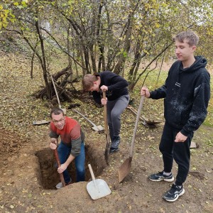 Vlčí přespání na boudě