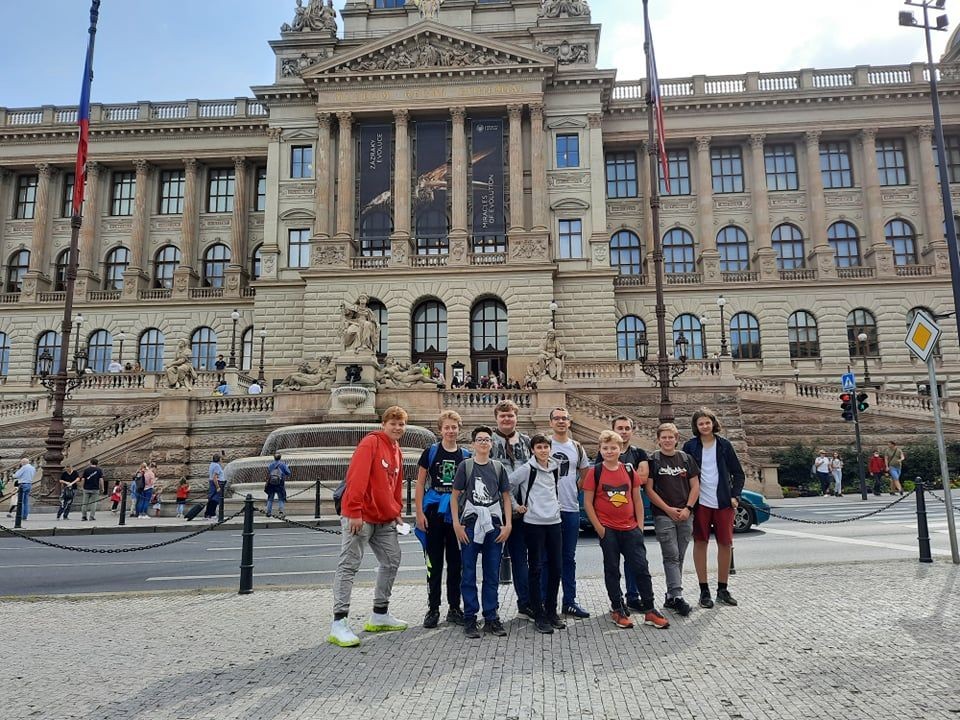 Vlčí přespání na Boudě a výprava do Prahy