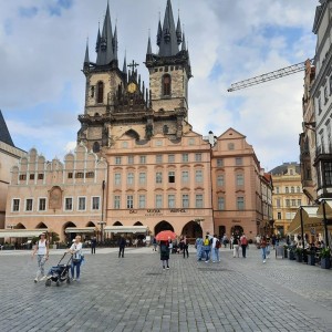 Vlčí přespání na Boudě a výprava do Prahy