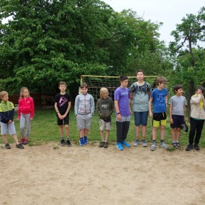 Květnová oddílovka