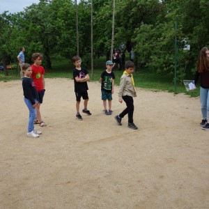 Květnová oddílovka