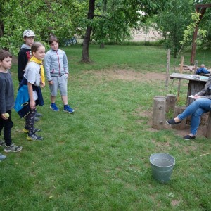 Květnová oddílovka