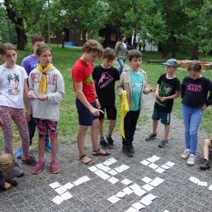 Květnová oddílovka