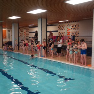 Březnová oddílovka v bazéně