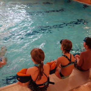 Březnová oddílovka v bazéně