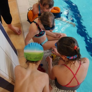 Březnová oddílovka v bazéně