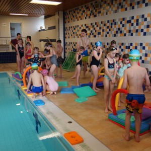 Březnová oddílovka v bazéně