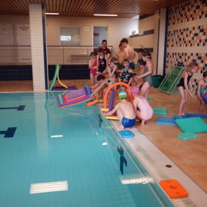 Březnová oddílovka v bazéně