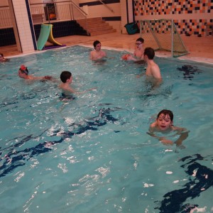 Březnová oddílovka v bazéně