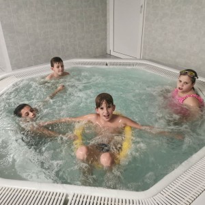 Kocouří a Liščí oddílovka na bazéně