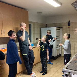 Úklid Hukvald a Vítání jara za zvuku rally