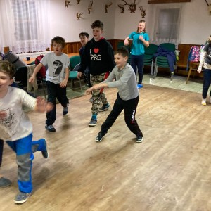 Úklid Hukvald a Vítání jara za zvuku rally