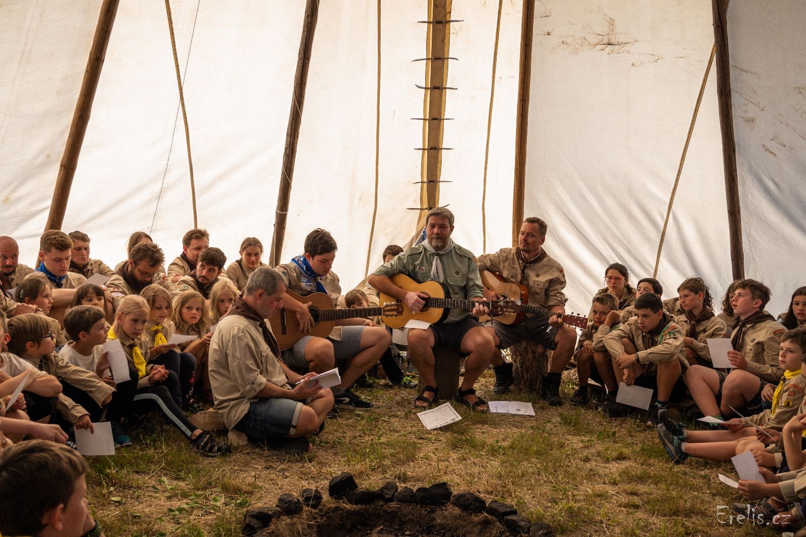 Burza skautských košil