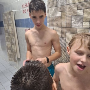 Listopadová oddílovka na bazéně