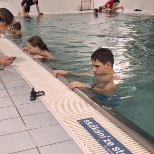 Listopadová oddílovka na bazéně