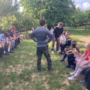 Květnová oddílovka