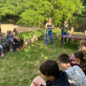 Květnová oddílovka