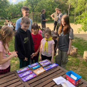 Květnová oddílovka