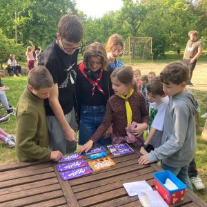 Květnová oddílovka