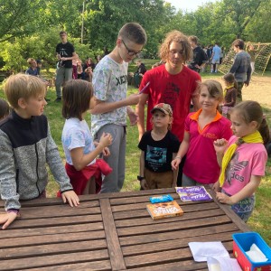 Květnová oddílovka