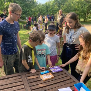 Květnová oddílovka