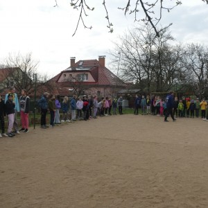 Květnová oddílovka