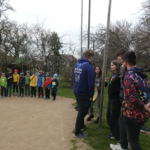 Květnová oddílovka