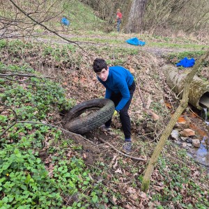 Ukliďme Hukvaldy a Potlach