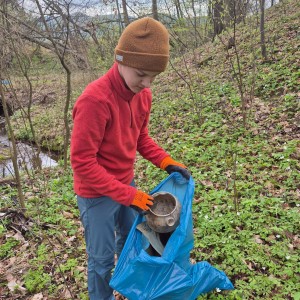 Ukliďme Hukvaldy a Potlach