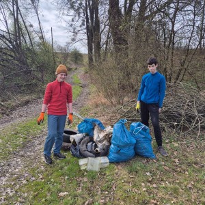 Ukliďme Hukvaldy a Potlach