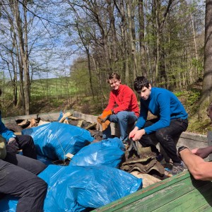 Ukliďme Hukvaldy a Potlach