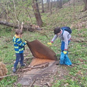 Ukliďme Hukvaldy a Potlach