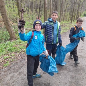 Ukliďme Hukvaldy a Potlach