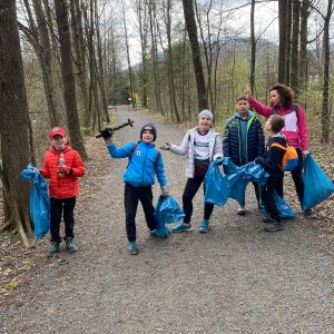Ukliďme Hukvaldy a Potlach