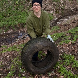 Ukliďme Hukvaldy a Potlach