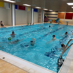 Březnová bázénová oddílovka