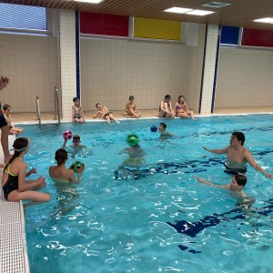 Březnová bázénová oddílovka