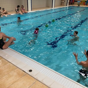 Březnová bázénová oddílovka