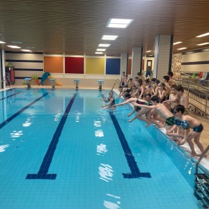 Březnová bázénová oddílovka