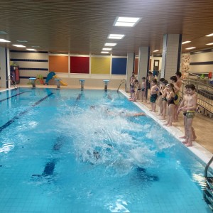 Březnová bázénová oddílovka