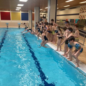 Březnová bázénová oddílovka