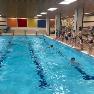 Březnová bázénová oddílovka