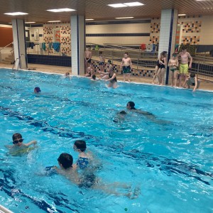 Březnová bázénová oddílovka